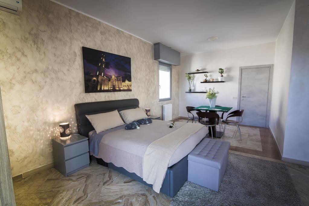 Penthouse Station Luxury Suites & Apartment Μπρίντιζι Εξωτερικό φωτογραφία