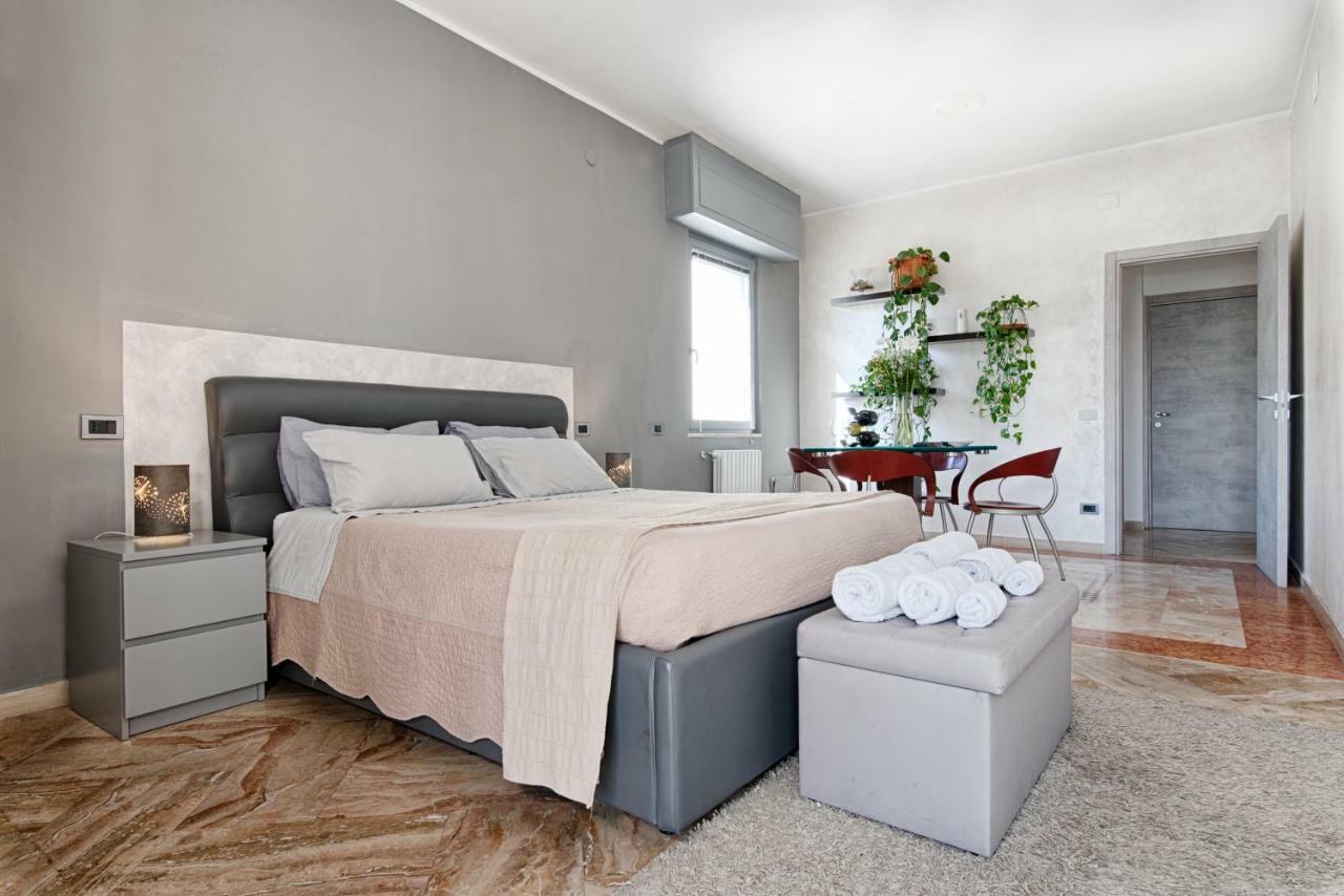 Penthouse Station Luxury Suites & Apartment Μπρίντιζι Εξωτερικό φωτογραφία